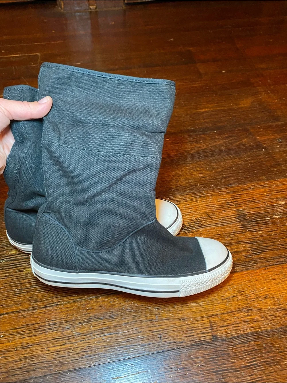 Converse stylish black